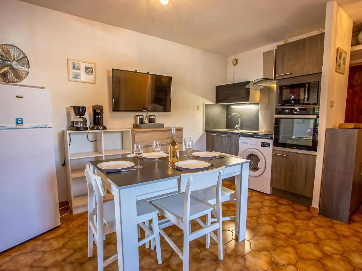 Apartment Les Regatiers By Interhome Йер