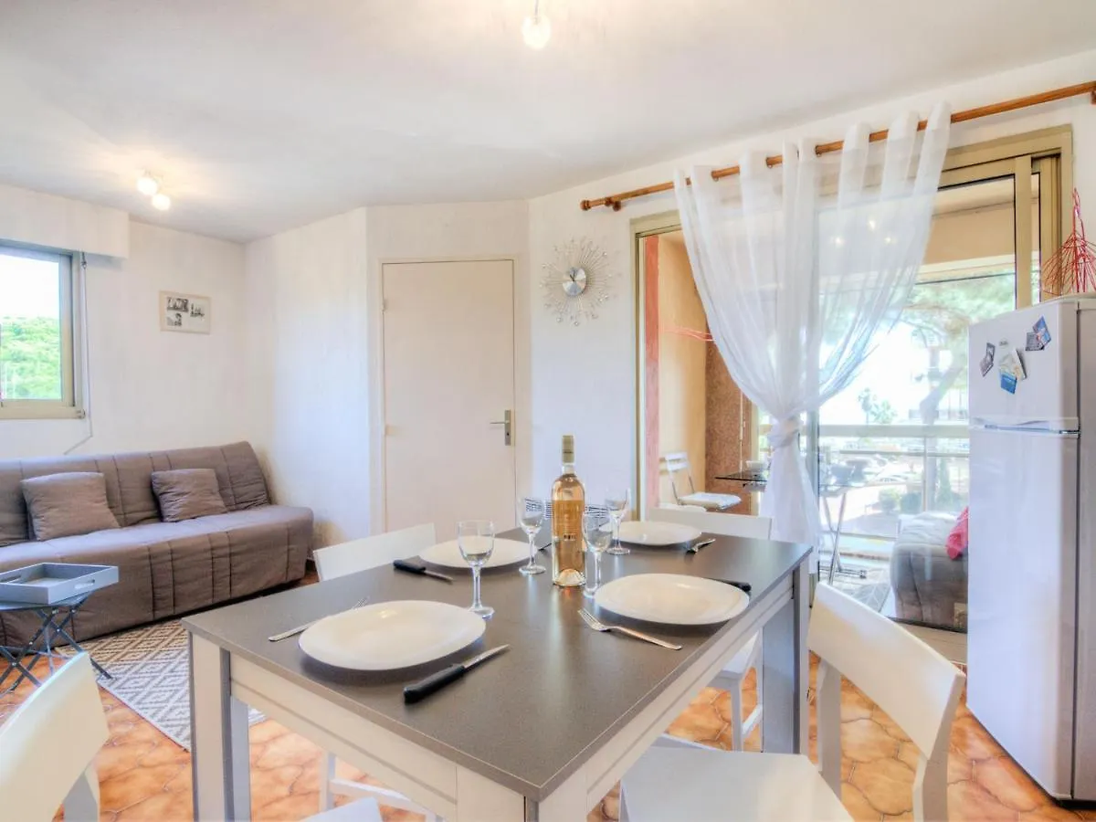 Apartment Les Regatiers By Interhome Ιέρ