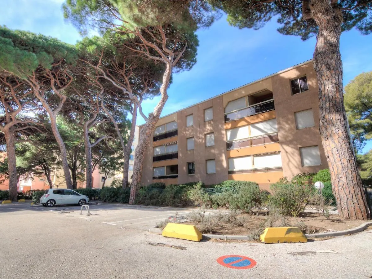 Apartment Les Regatiers By Interhome Ιέρ